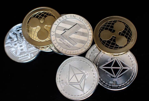 Altcoin Season: Bitcoin Dominance Reaches Critical Level Above 64%