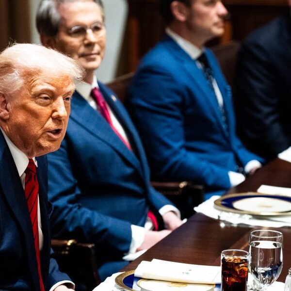 Trump is internet hosting a dinner for the largest patrons of his…