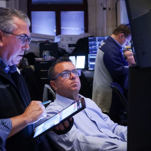 Stocks shut combined Thursday as tariffs proceed to weigh on sentiment