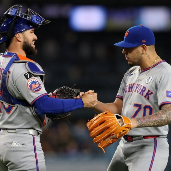 Mets squander late lead, then maintain off Dodgers in 10