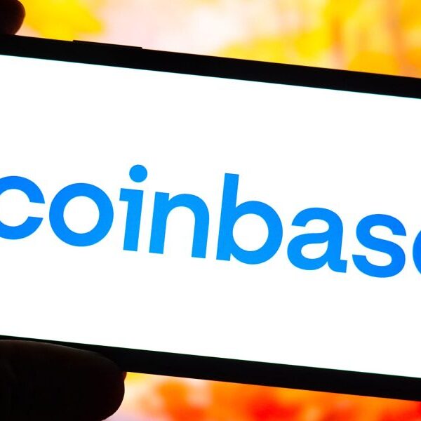 Coinbase inventory surges 38% on regulatory tailwinds and Bernstein value goal increase