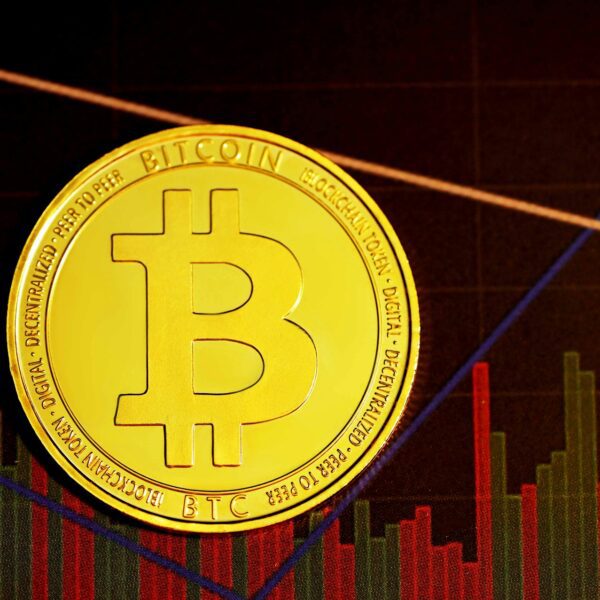 Bitcoin Reclaims $107,000, But MVRV Ratio Flags Bull Market Fatigue