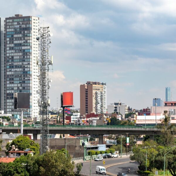 América Móvil Continues To Outperform The Market