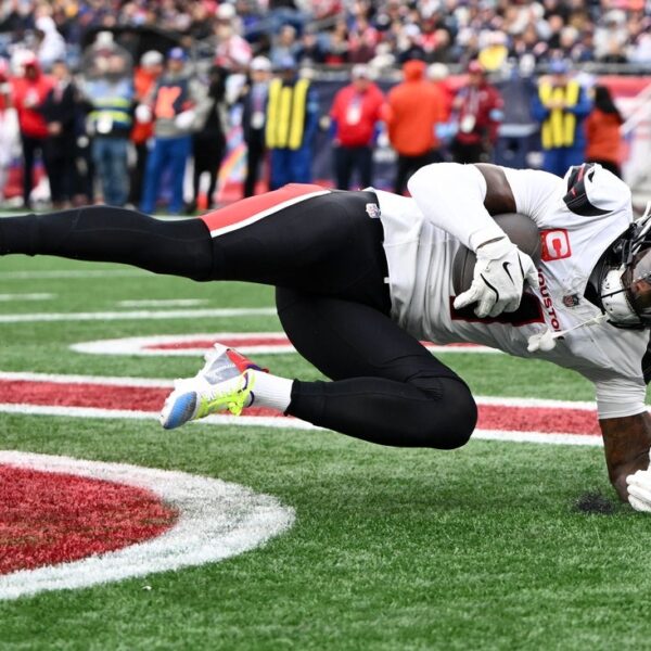 Patriots WR Stefon Diggs cleared for coaching camp