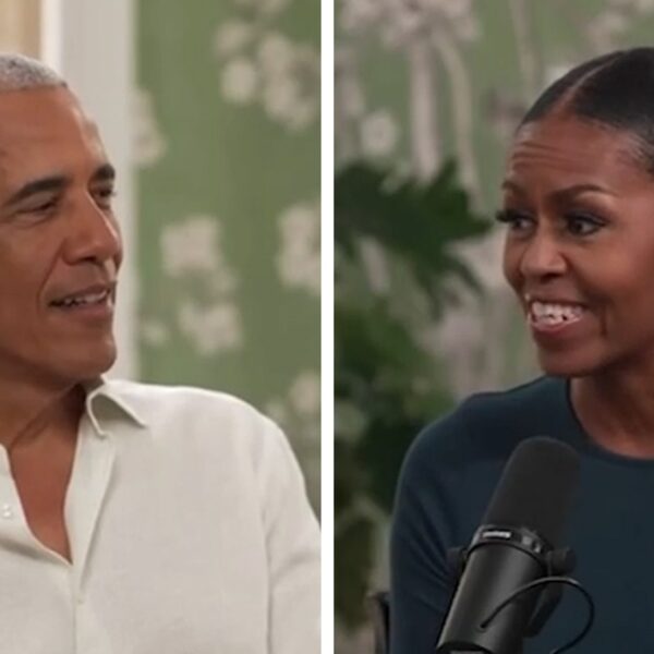 Barack & Michelle Obama Laugh Off Divorce Rumor Mill