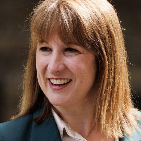 U.Okay. borrows billions greater than anticipated as debt prices surge