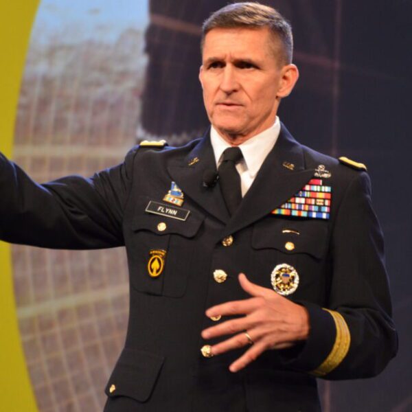 General Flynn Calls on FBI to Raid Barack Obama’s D.C. Mansion IMMEDIATELY…