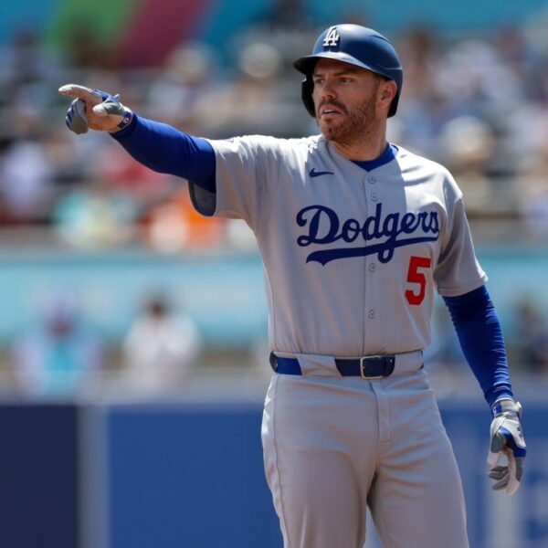 Freddie Freeman stays sizzling as Dodgers beat Rays