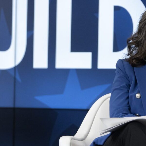 Michigan Gov. Gretchen Whitmer privately warns Trump that tariffs might trigger extreme…