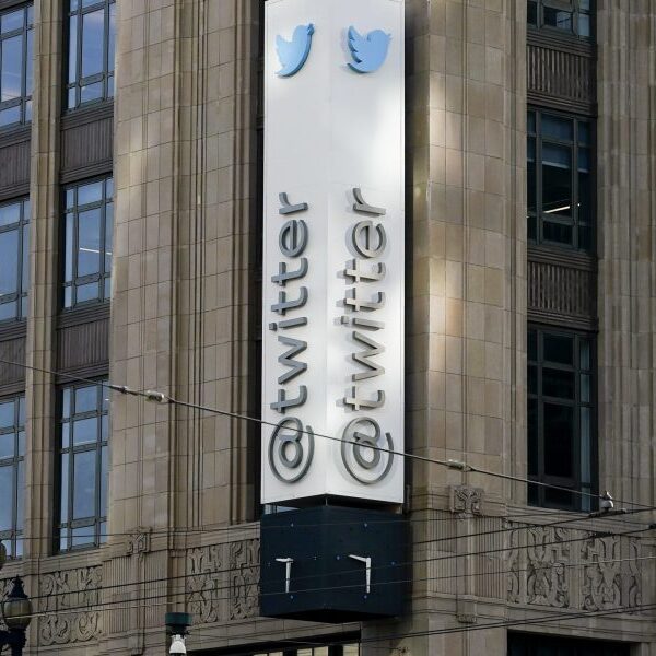 Former Twitter workers settle lawsuit the place they claimed $500 million of…