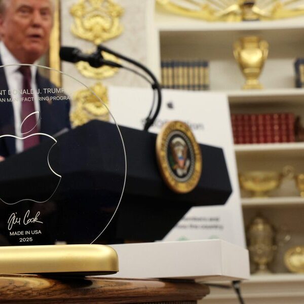 Apple CEO Tim Cook’s $100 billion dedication to U.S. manufacturing got here…