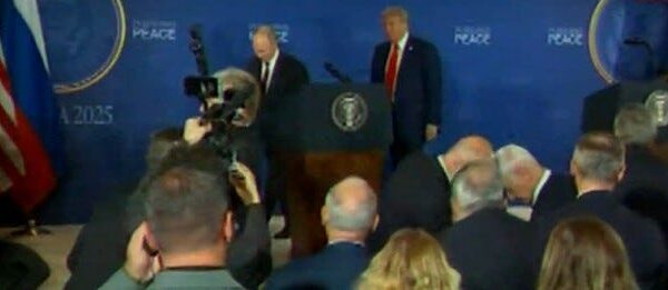 Declining Trump Speaks For 3 Minutes Then Flees The Stage At Putin…