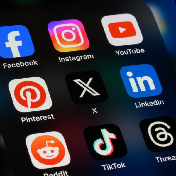 Pinterest Stock: International Markets Beginning To Drive Growth (NYSE:PINS)