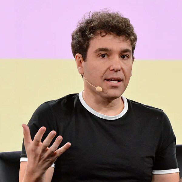 Podcast host Jon Lovett says Democratic voters do not know what celebration…