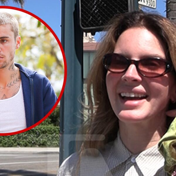 Lana Del Rey Says She’s Excited for Coachella, Justin Bieber Set