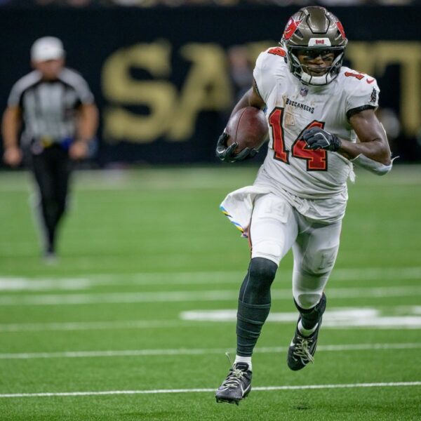 Report: Bucs WR Chris Godwin concentrating on return by Week 5