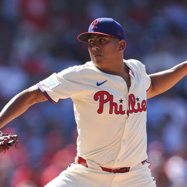 Playoff ambiance when division leaders Phillies, Dodgers meet in LA