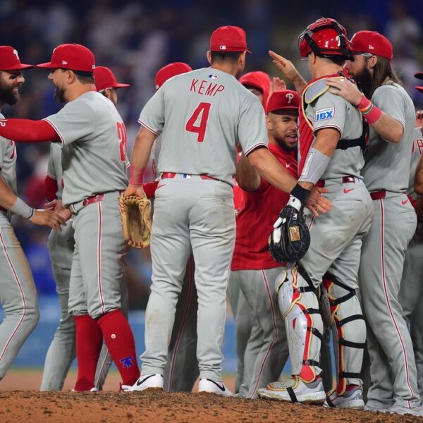 MLB roundup: Phillies edge Dodgers in 10, win NL East