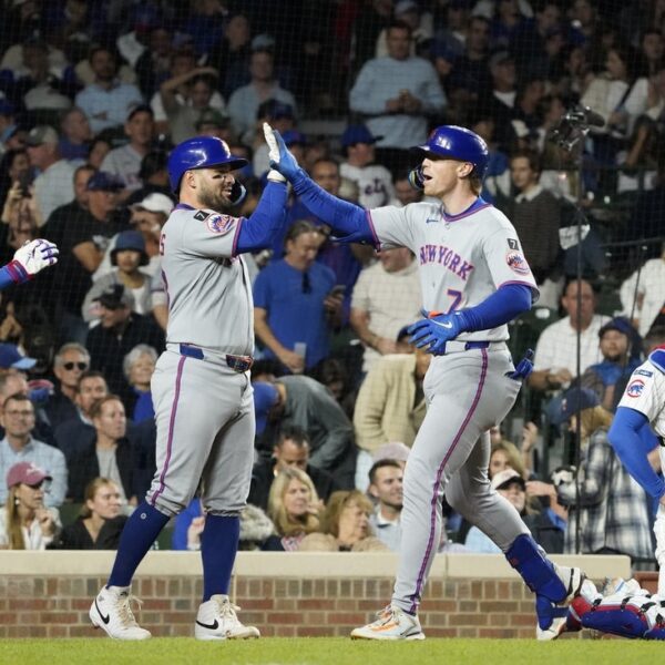 Mets journey 2 homers to win over Cubs, retain wild-card edge