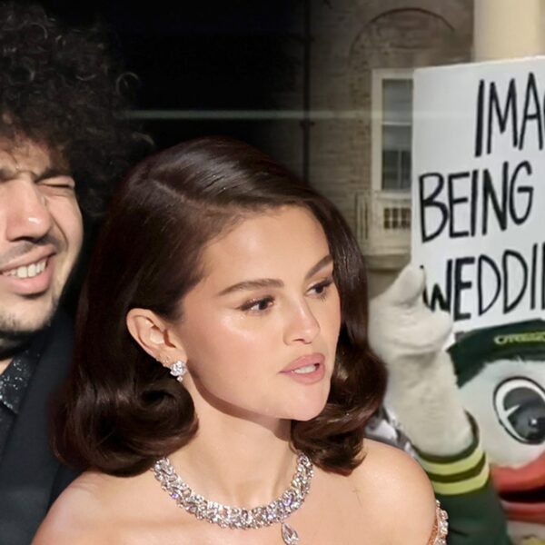 Oregon Duck Sets Social Media Ablaze After Seeming to Shade Selena Gomez…