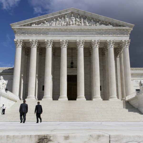 Trump asks Supreme Court to again his limits on birthright citizenship and…