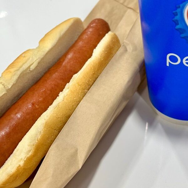The story of Costco’s $1.50 scorching canine worth