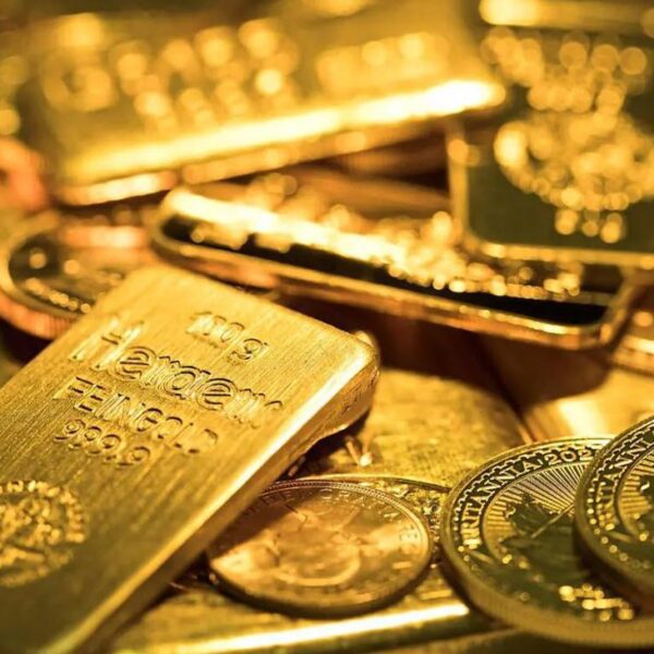 Gold rush continues, US yields begin to break down