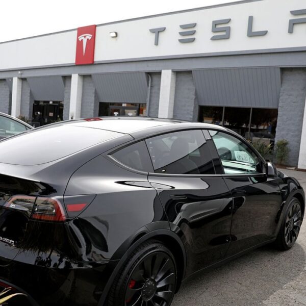 Tesla is redesigning its door handles following security probe, Bloomberg investigation
