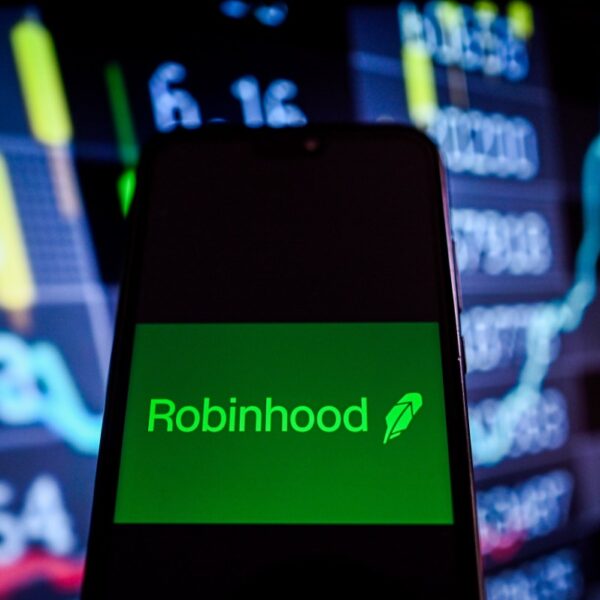 Robinhood plans to launch a startups fund open to all retail traders