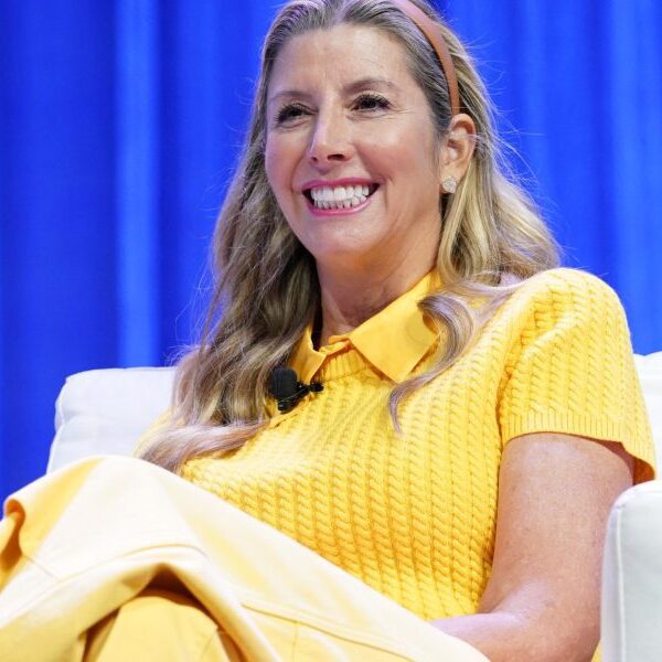 Billionaire Sara Blakely says she launched Spanx with simply $5,000 from promoting…