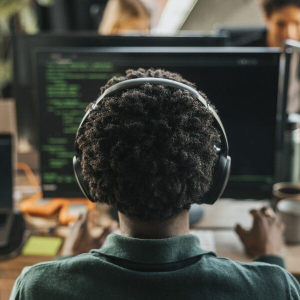 AI engineers are being deployed as consultants and getting paid $900 per…