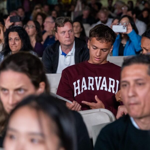 Harvard Business School grad charged with swindling fellow alums out of $4…