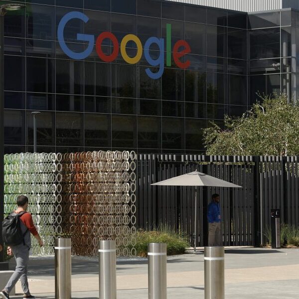 Tech firms warn H-1B visa holders to keep away from international journey