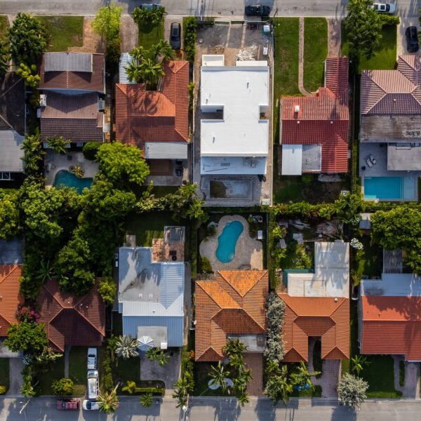 Mortgage charges plunge on Fed fee lower hopes, and plenty of lenders…