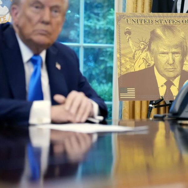 H-1B visas: White House tries to clear confusion after panic throws company…