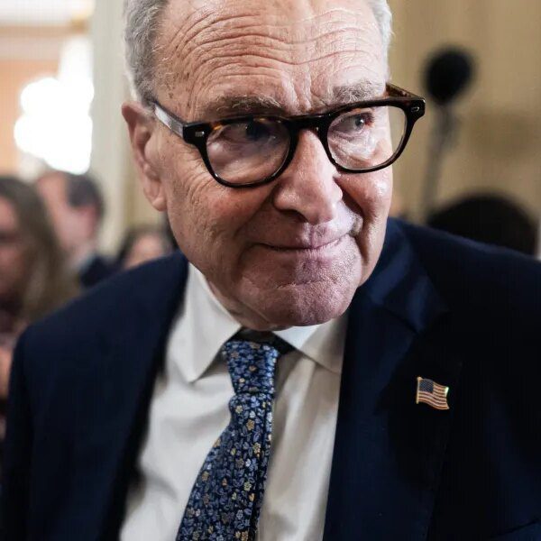 Wall Street shrugs off shutdown risk as S&P 500 heads for fifth…