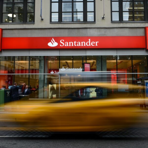 Spanish Banking Powerhouse Santander Opens Doors To Crypto For The Public