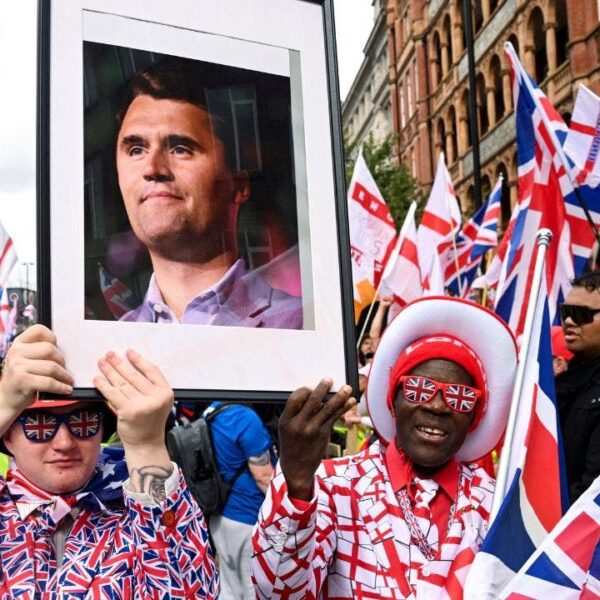 Tens of hundreds march in London as crowd honors Charlie Kirk, Musk…