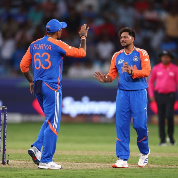 Hardik Pandya backpedals to take wonderful catch and dismiss Sahibzada Fahan for…