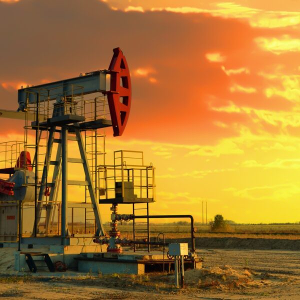 ConocoPhillips: Growth, Synergies, Cheap Valuation