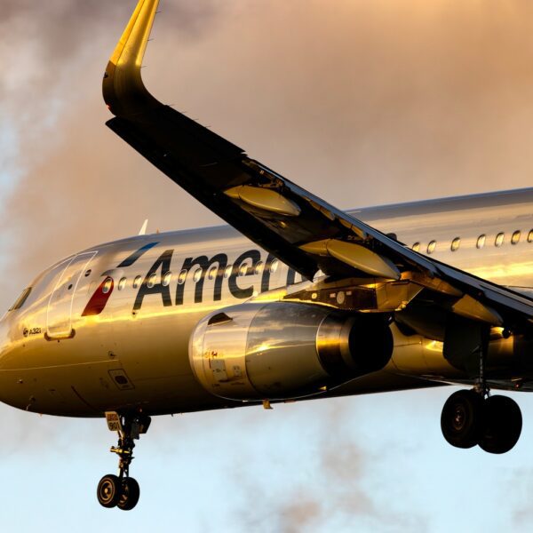 American Airlines: Expect Further Upside Potential If Cost Savings Persist (NASDAQ:AAL)