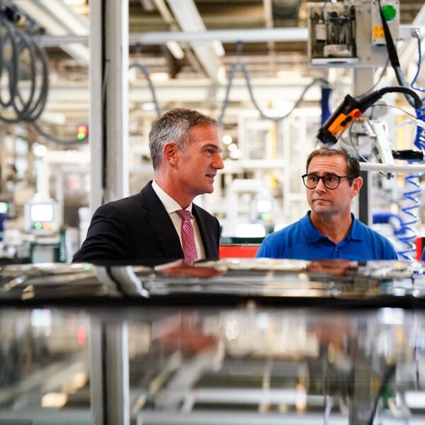 Jaguar Land Rover to pause manufacturing till subsequent week – at the…