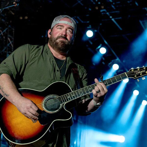 Lee Brice honors Charlie Kirk with heartfelt tribute throughout live performance