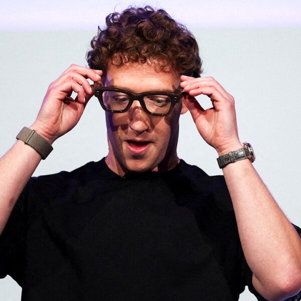 Zuckerberg’s Meta glasses demo fail