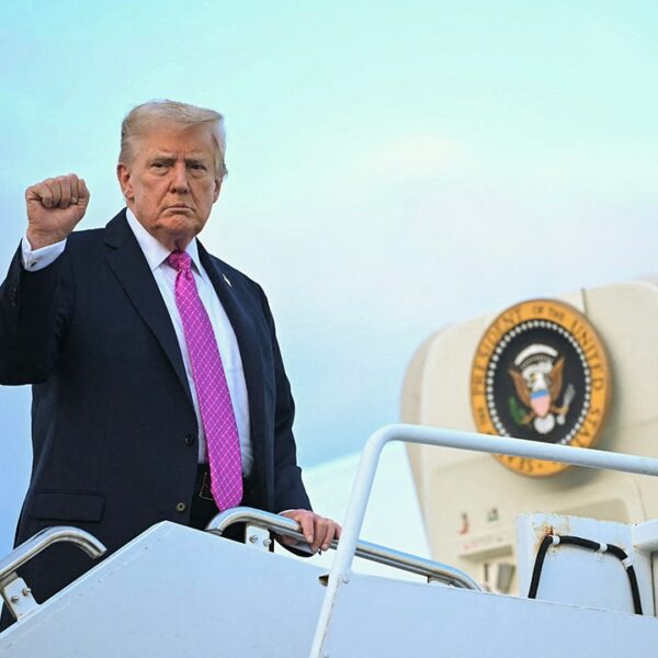 Trump responds vaguely to questions on hanging Venezuela