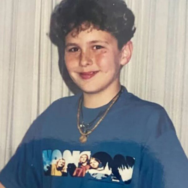 Guess Who This ‘Hansons’ Fan Turned Into!