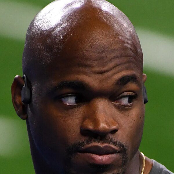 Adrian Peterson Arrested For DWI, Unlawful Possession of a Weapon in Texas