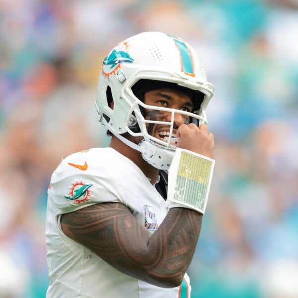 Mike McDaniel: ‘Wrong discussion board’ for Dolphins QB to name out teammates