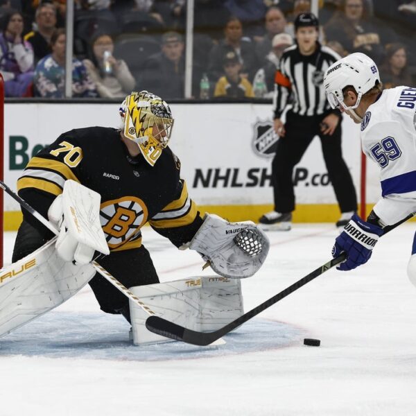 Lightning begin quick, hand Bruins first lack of season