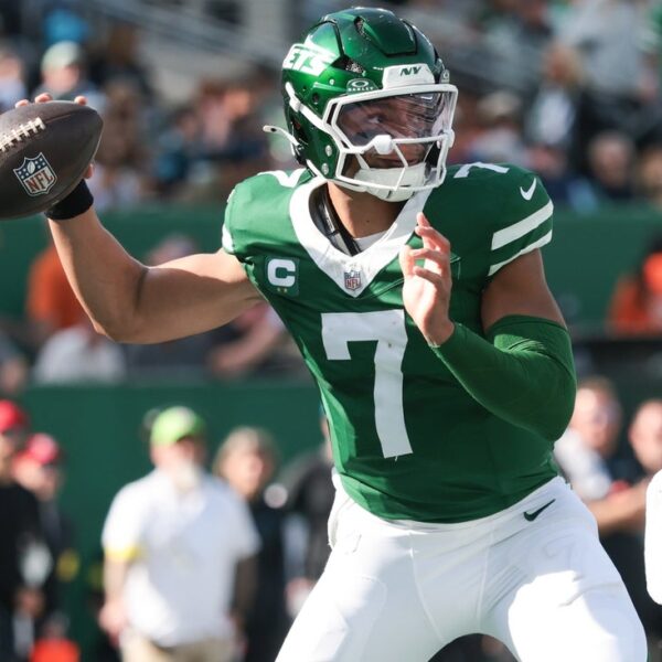 Report: Jets to start out QB Justin Fields; Tyrod Taylor out